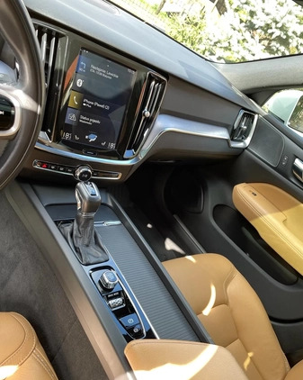 Volvo V60 Cross Country cena 122000 przebieg: 87237, rok produkcji 2019 z Białystok małe 781
